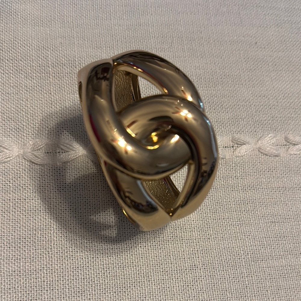 Chic Gold-Tone Bangle Bracelet NWOT